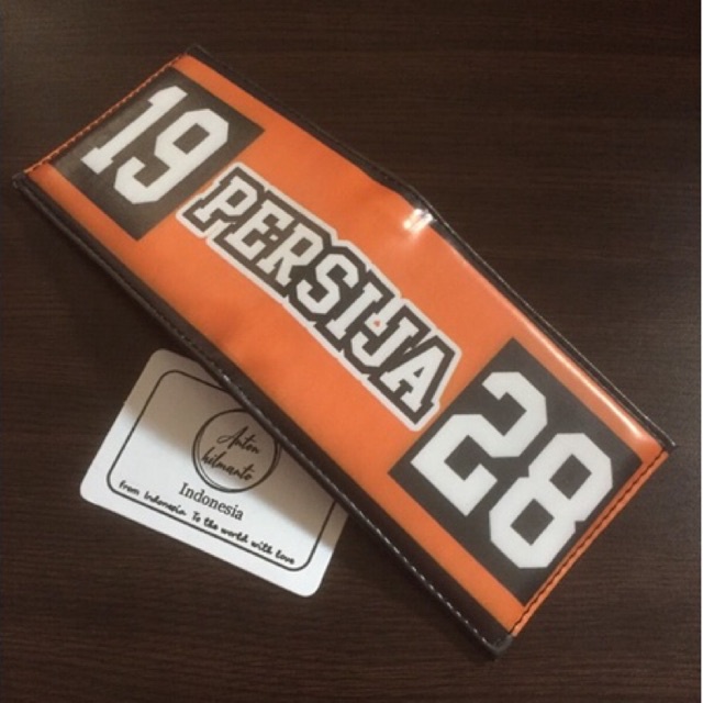 dompet Persija Jakarta model lipat biasa bahan kulit sintetis lokal LAX motif cetak club sepak bola Persija Jakarta #dompet #dompetanak #dompetremaja #dompetbola #dompetlipat #dompetkeren