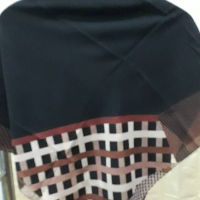 Jilbab segiempat Umama Scarf