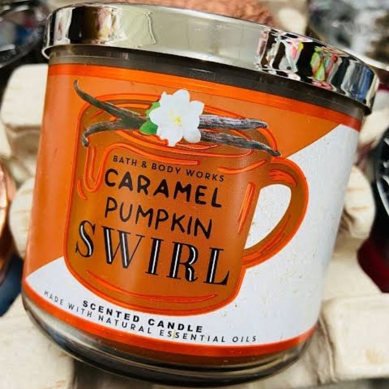 BATH AND BODY WORKS BBW CARAMEL PUMPKIN SWIRL 3 WICK SCENTED CANDLE MADE WITH ESSENTIAL OILS 411 G PENGHARUM RUANGAN