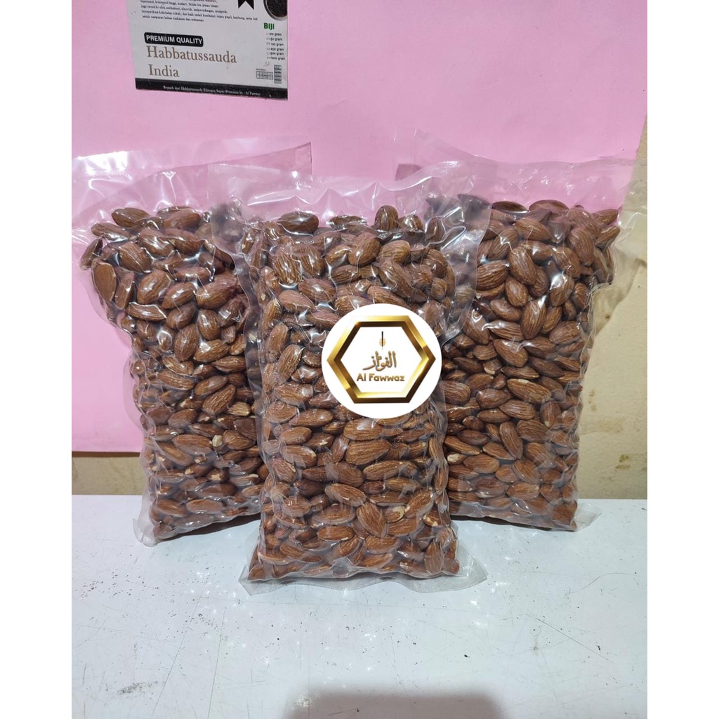 

Almond Roasted SUPER 1 Kg /KACANG ALMOND PANGGANG KUPAS 1KG (ROASTED) / Roasted Almond Whole 1kg / Kacang Almond Panggang 1Kg