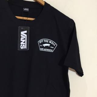  BAJU  KAOS  DISTRO UNISEX COWOK CEWEK SKATE VANS  OF THE WALL 