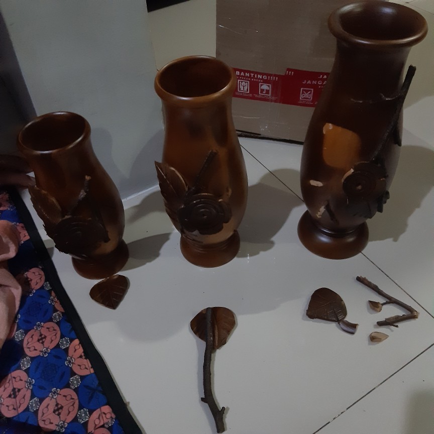 Vas Bunga Kayu Jati Set 3 Pcs.