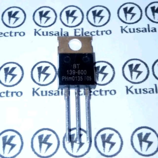 TRIAC BT139