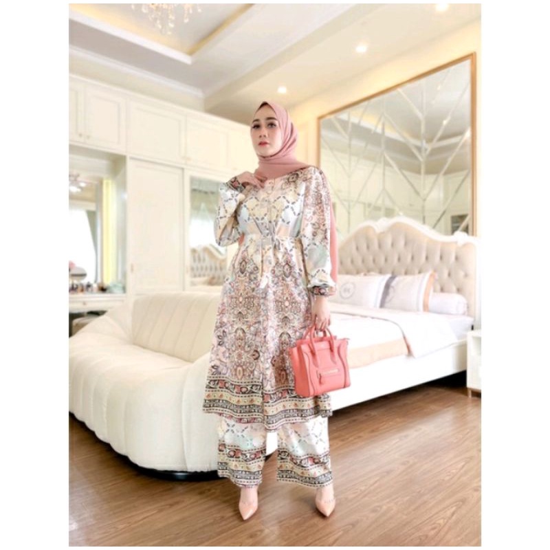 Mahalini set by kittyshopgirls-Cream