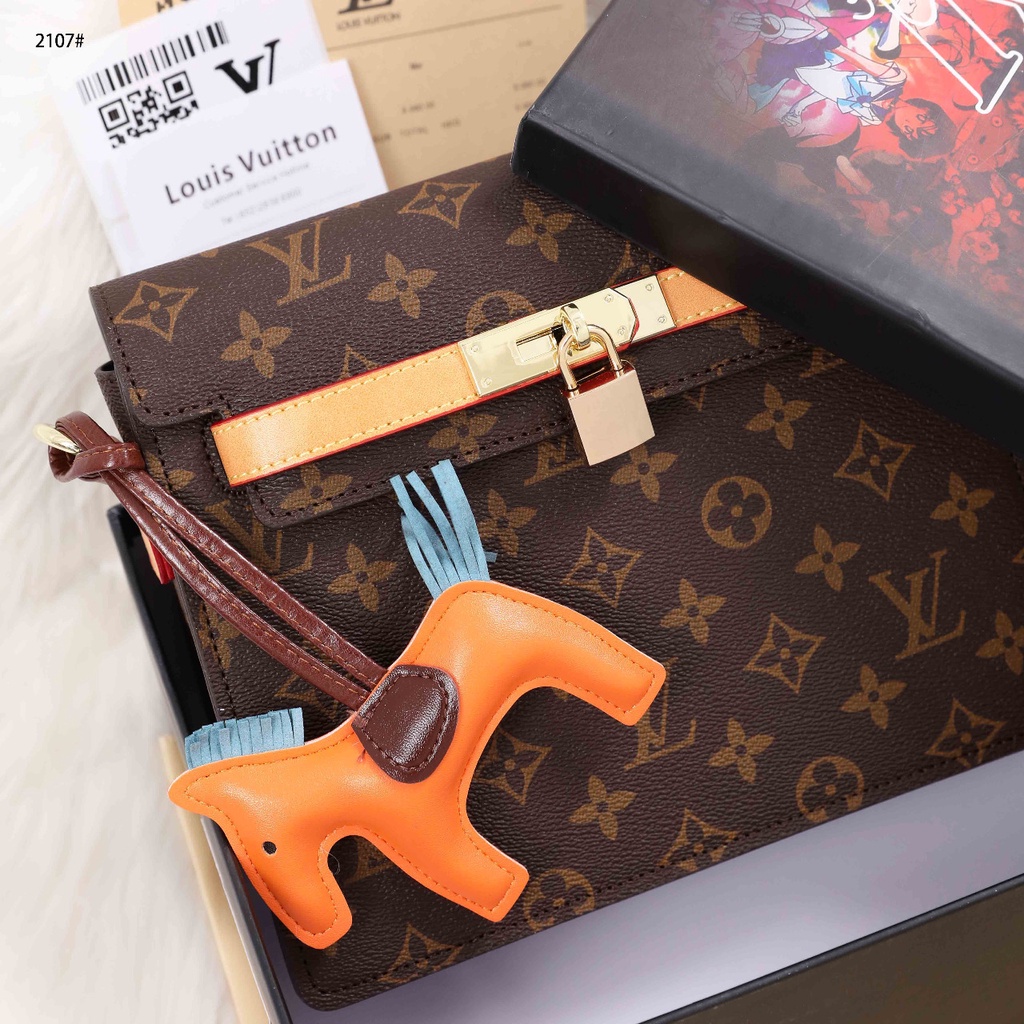 Shoulder Bag With Leather Horse Keychain #2107