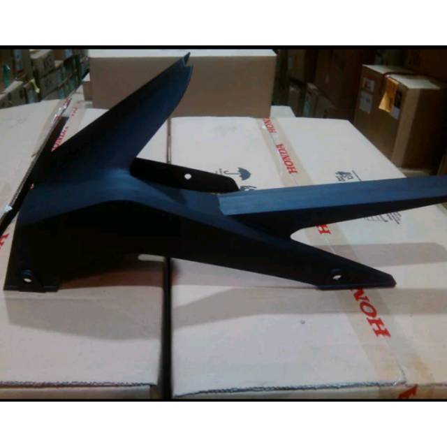 SPAKBOR KOLONG TUTUP RANTAI CB150R LED 40510-K15-920 TUTUP RANTE CB150R LED ORIGINAL AHM.