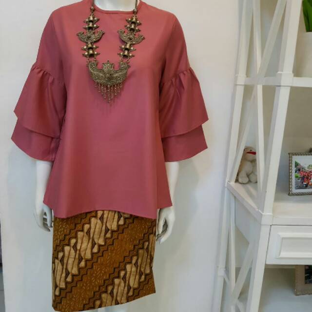 GR-atasan Edness by Kayla//blous Edness by  Kayla