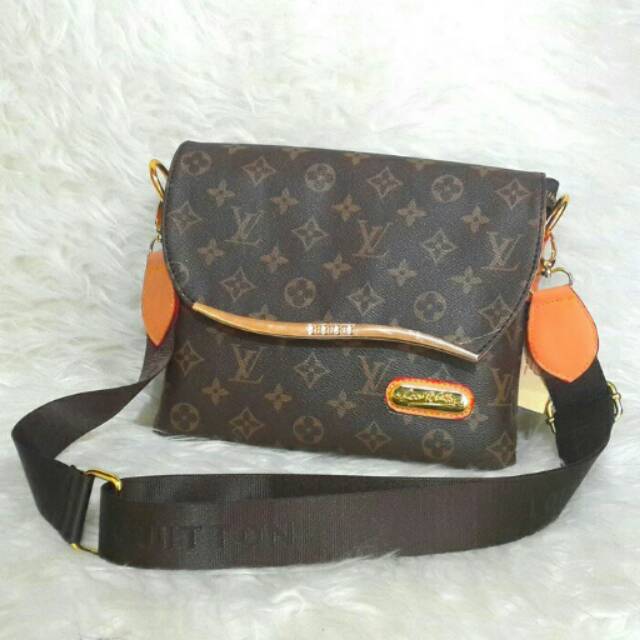 Tas LV Sling Clutch 3 Ruang Monogram Matang
[Semi Super]