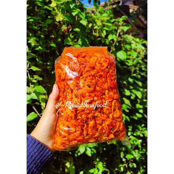 

kerupuk Bantat pedas daun jeruk isi 500gram