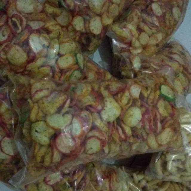 

KRUPUK SEBLAK KENCUR 1/4kg