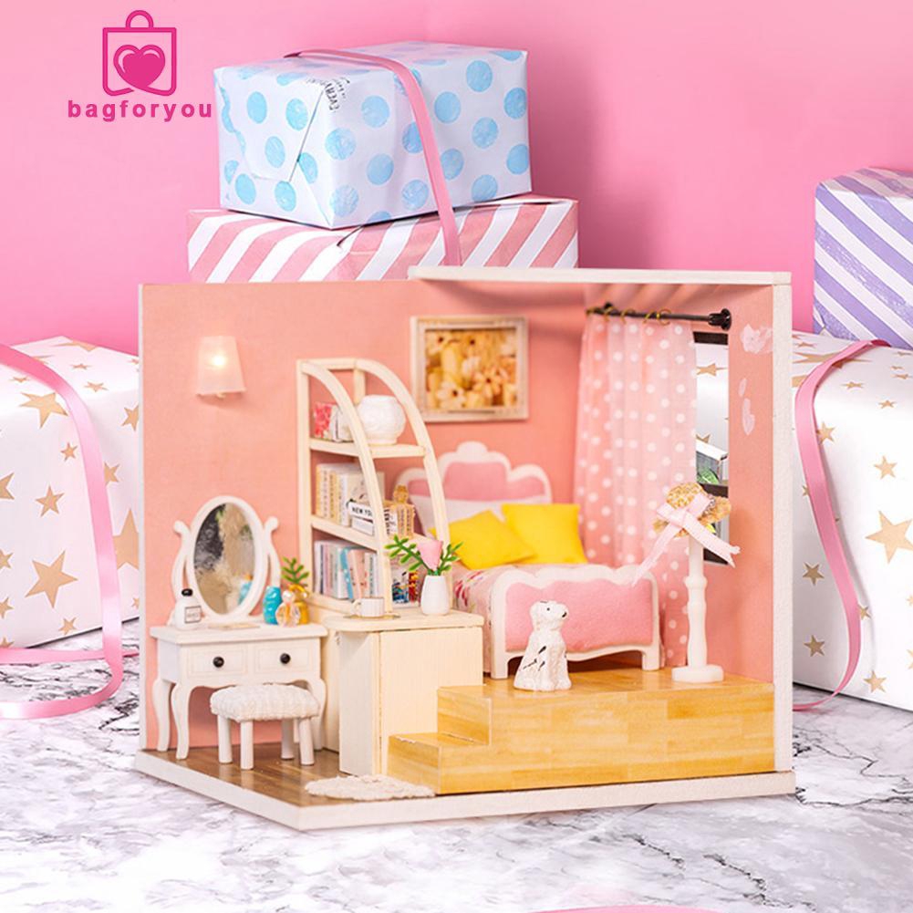 assembled dollhouses