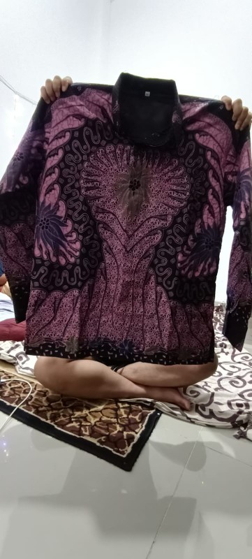 Kemeja Batik Pria Lengan Panjang Full Furing Kencana Ungu Megenta Motif Terbaru Terlaris