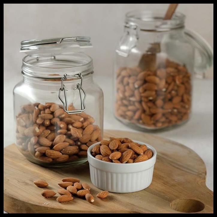 

DISKON TERBATAS !!! WHOLE NATURAL ALMOND 1 KG (SS) TERLARIS