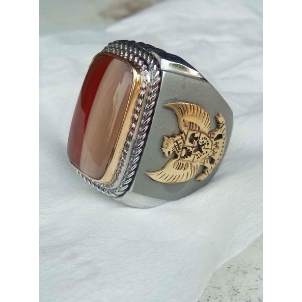 Cincin merah putih bendera indonesia