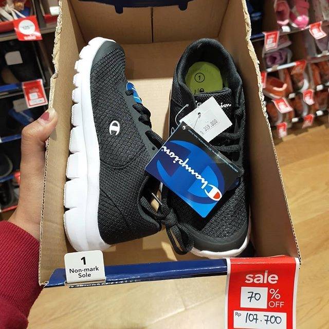 Payless sale up to 70% sepatu anak Champion
