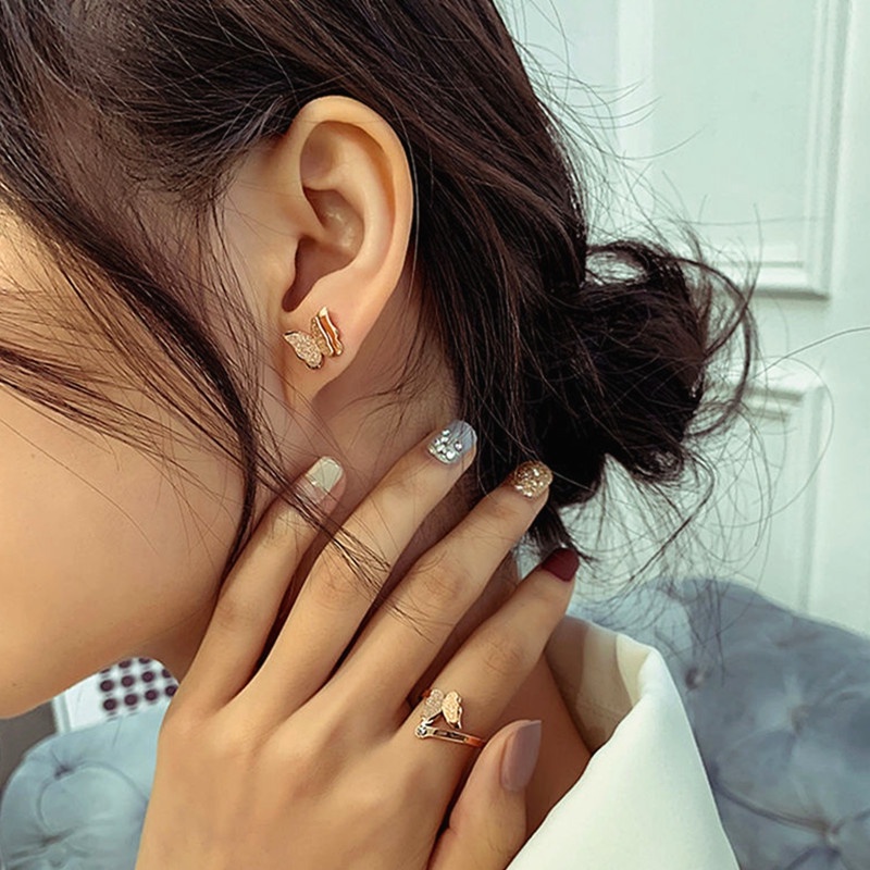 Anting Titanium Wanita Tindik Kupu-kupu Anti Karat Premium Emas 18k Perhiasan Korea