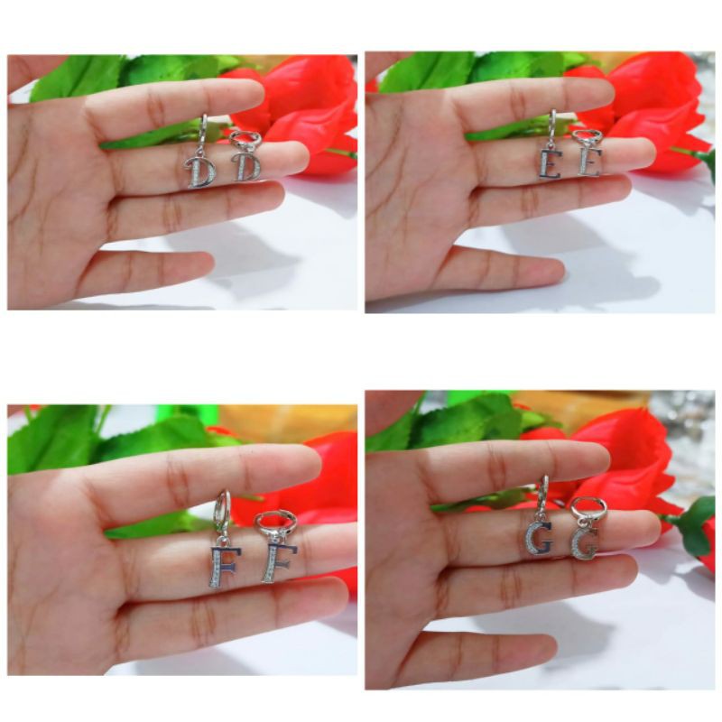 fourfashion Anting huruf / inisial silver