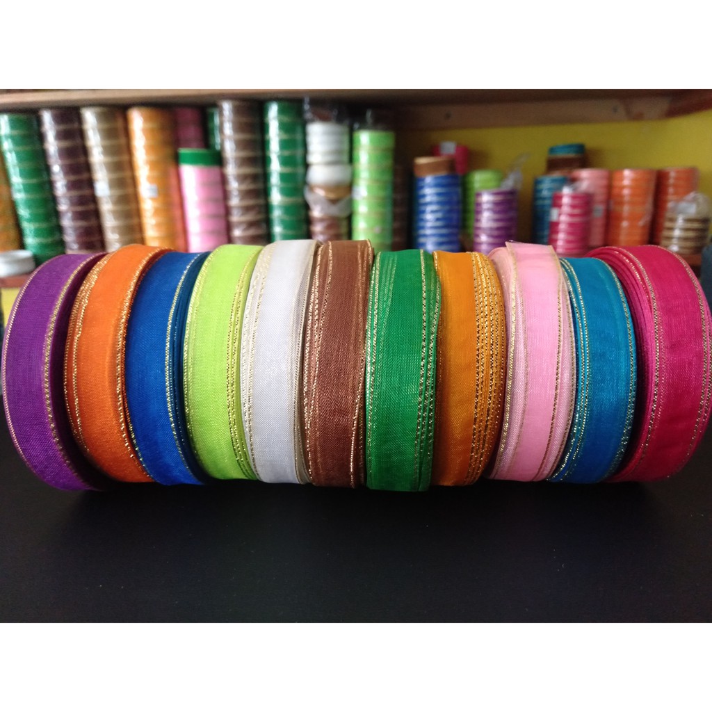 

Cuci Gudang Pita Organdi List Emas 1/2 inch 20 Yard