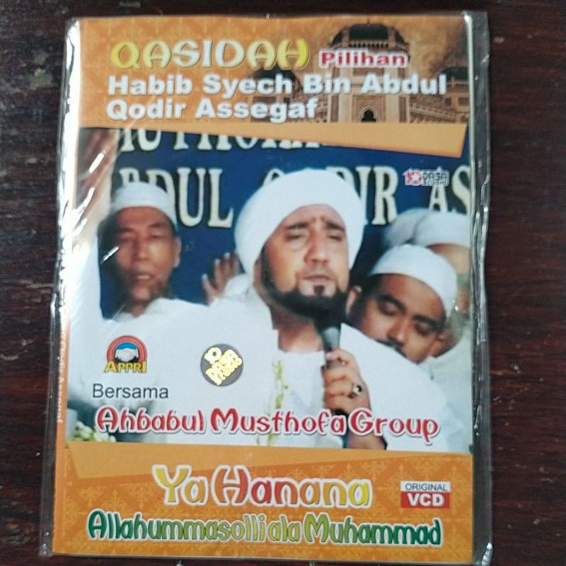 Qasidah Pilihan Ahbabul Musthofa Group bersama Al Habib Syech. Vcd Karaoke Harga: Rp 10.000/Pcs