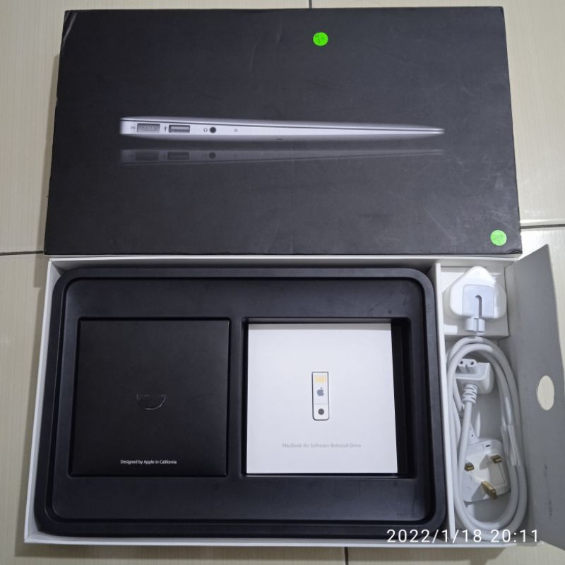 Dus Box Apple MacBook Air 11inch A1370 Lengkap kecuali Charger
