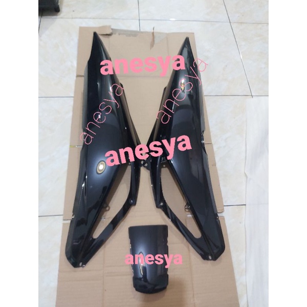 Bodi supra x 125  hitam cover bodi samping bodi supra x 125 hitam