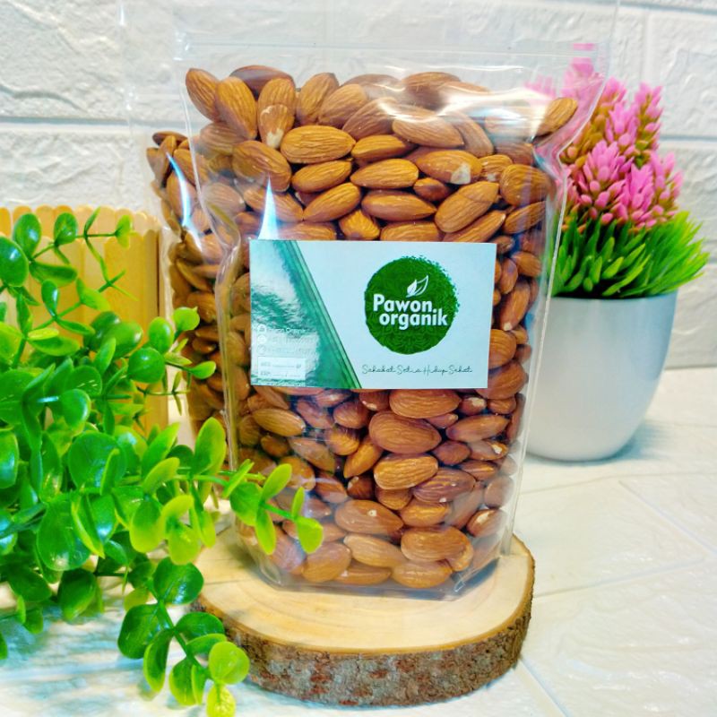 

Roasted Almond Whole 500gr panggang kupas utuh original non msg John Farmer