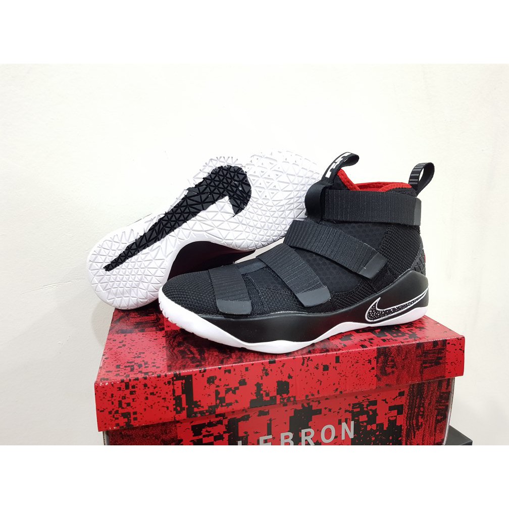 SEPATU BASKET NIKE LEBRON SOLDIER11 HIGH BRED