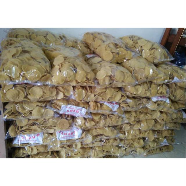 

Krupuk Beras Mentah / Krupuk Puli Mentah / Kerupuk Puli / Kerupuk Beras 2,5 kg per pack Rp 40.000