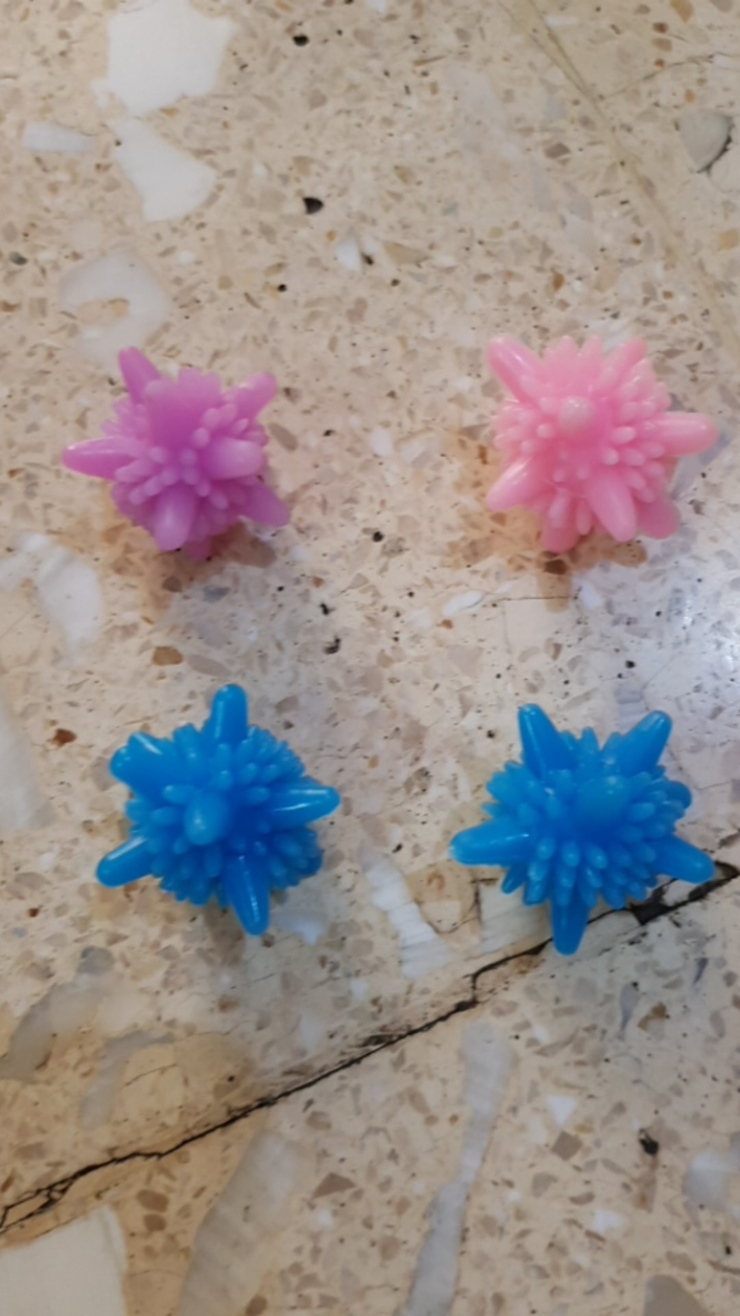 Bola Laundry Ajaib Dapat Dipakai Ulang Untuk Membersihkan Pakaian