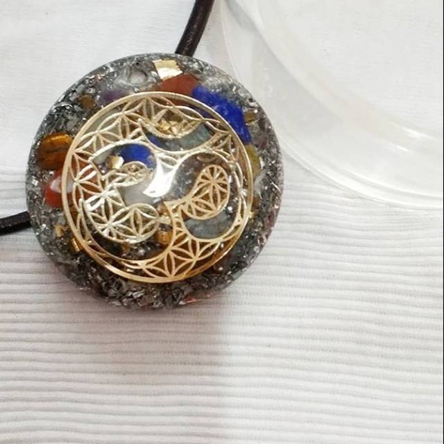 Liontin Orgonite Aum Symbol Anti Radiasi