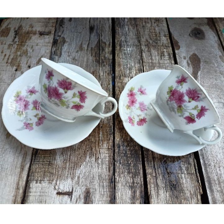 CANGKIR KUNO MOTIF BUNGA SERUNI (2)