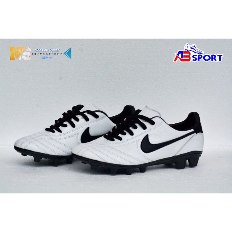 SEPATU BOLA KULIT ASLI