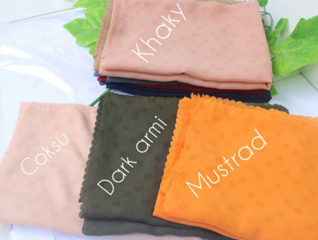 Jilbab segi empat poton blueberry laser cut-6