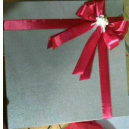 

Gift Box Kotak Kado 20x20T12/Kotak Kado