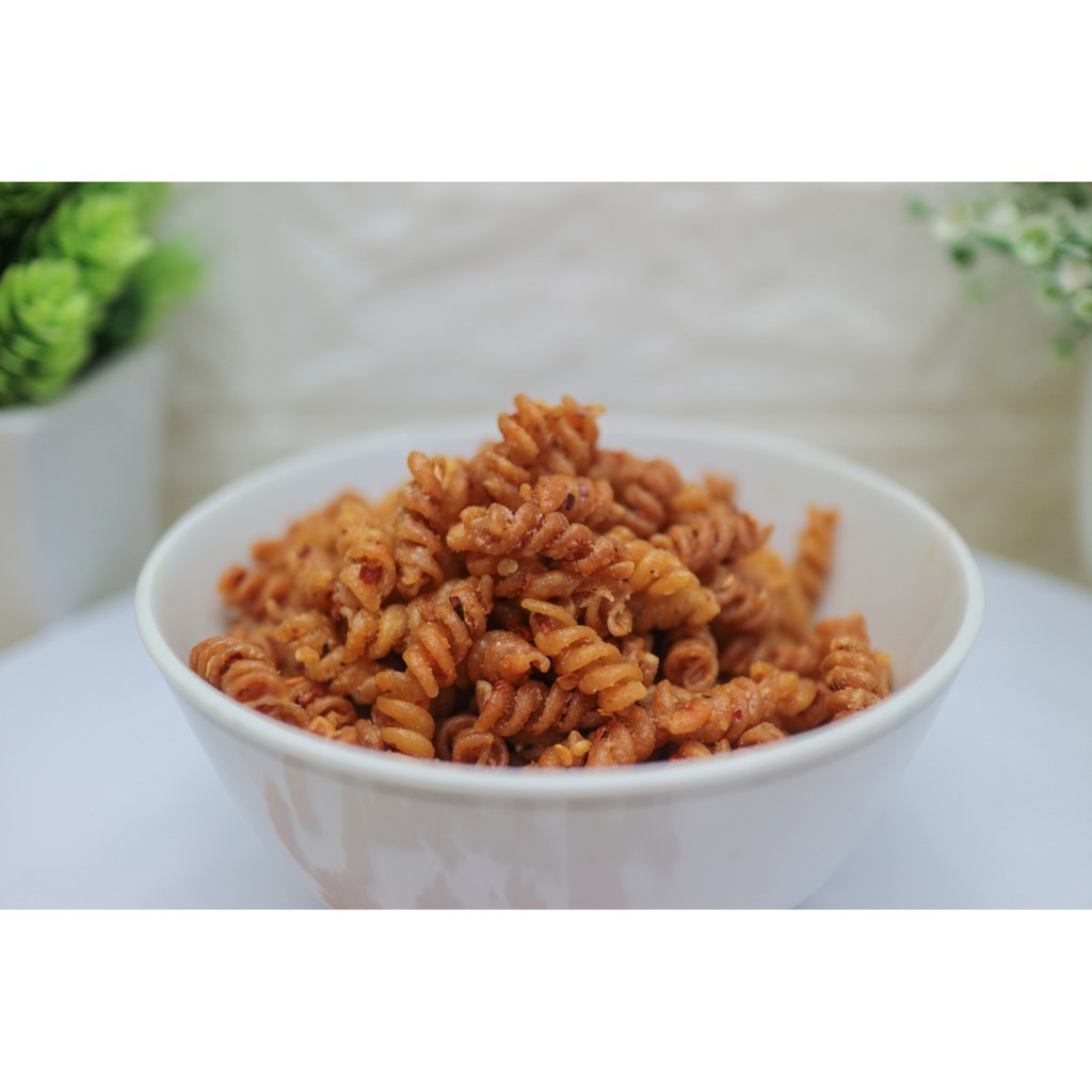 makaroni spiral kemasan  500gr cemilan  uril pedas murah 