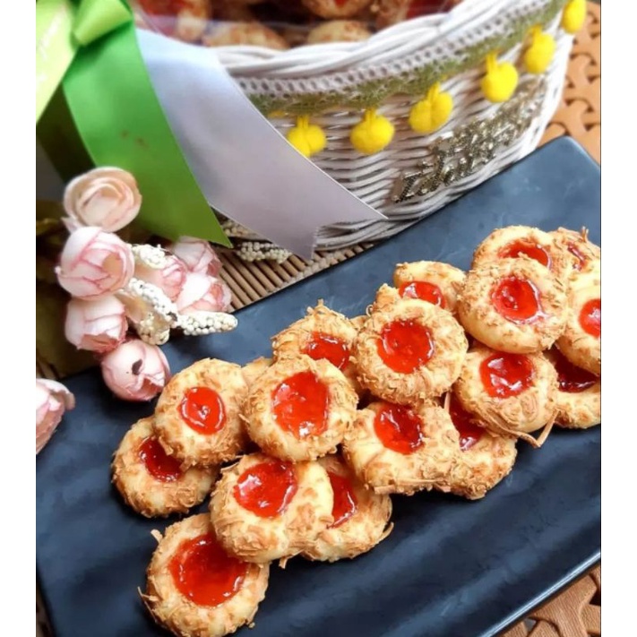 

kue kering strawberry cheese premium