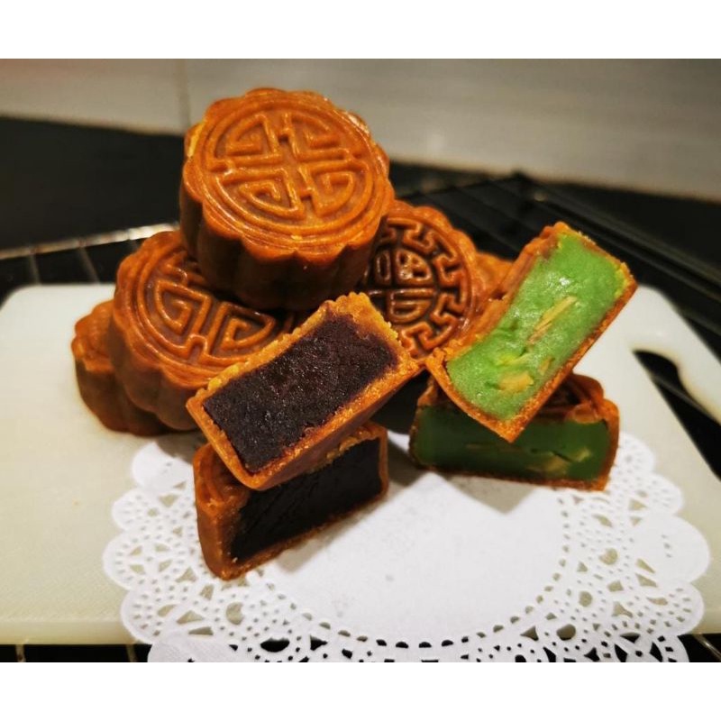 

Mooncake Tradisional Free Hampers box Free hagtag Isi 6pcs redbean HALAL Tanpa PENGAWET