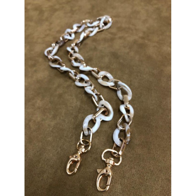 Strap Masker Cream inspired by Ayu ting ting