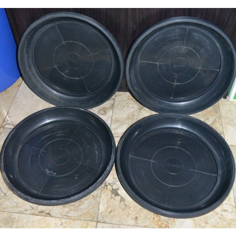 Bekas Piring Tatakan Alas Pot Hitam Ukuran 36cm