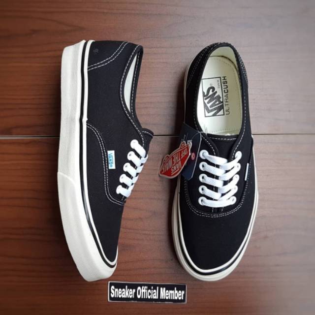 vans authentic anaheim black