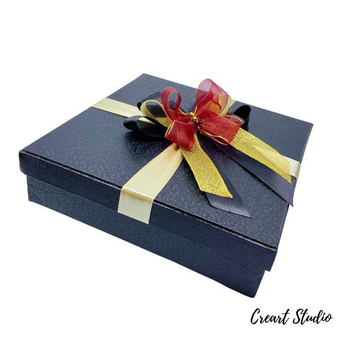 

[COD] Kotak Kado Kotak Kue 22x22 cm Tinggi 8 [COD]