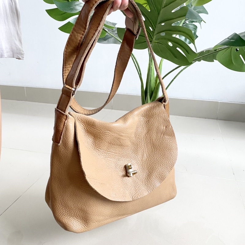 Tas Kulit Asli Yajna