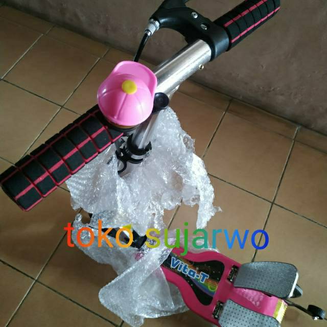 Skuter injak dual pedal besi pvc mainan scooter anak dua pedal