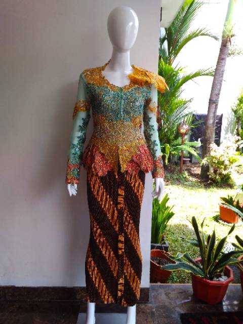 Kebaya payet