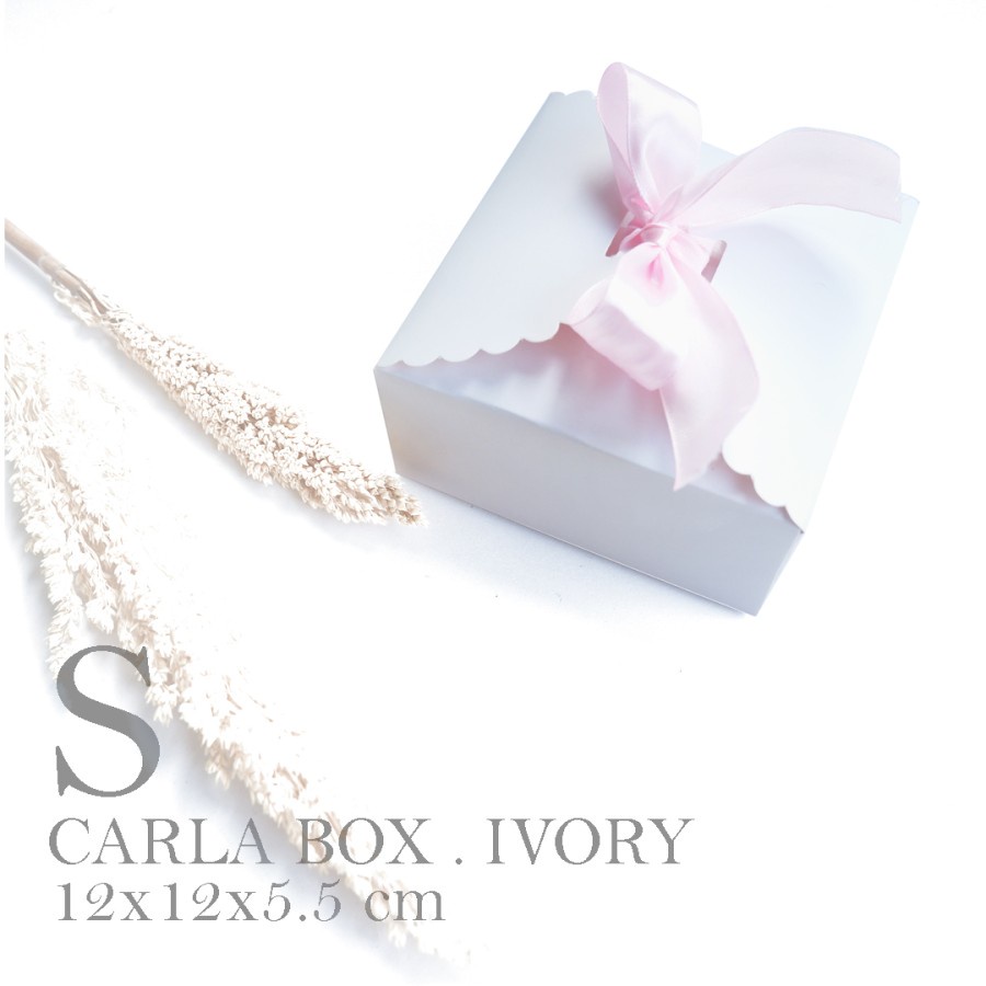 

kardus box dus carla box ivory white wedding souvenir kotak kemasan packaging hampers ukuran 12x12x5.5cm