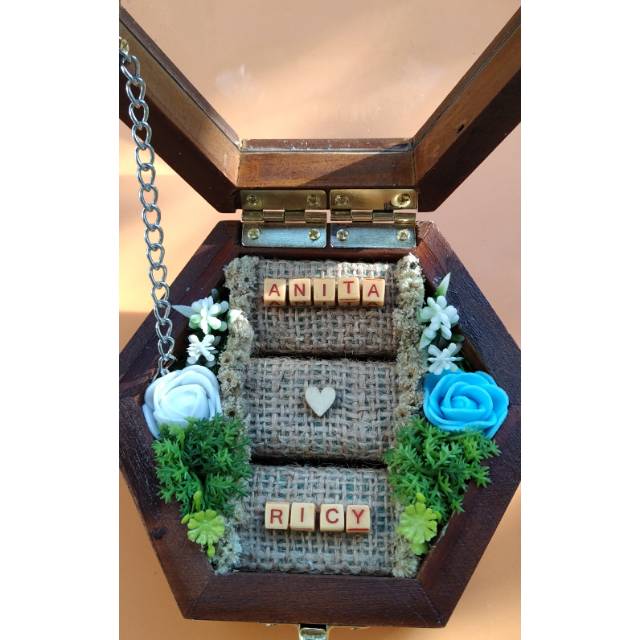 KOTAK CINCIN KAYU HEXAGONAL PLITUR MODEL STRIP