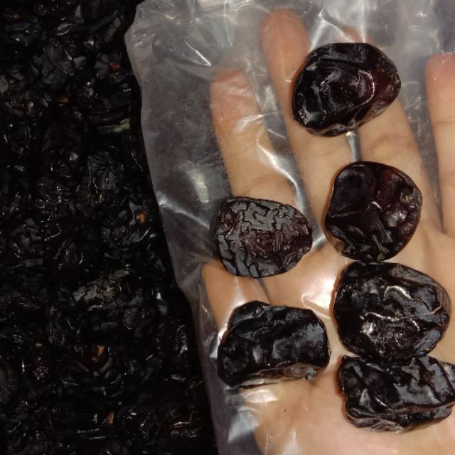

Kurma ajwa premium