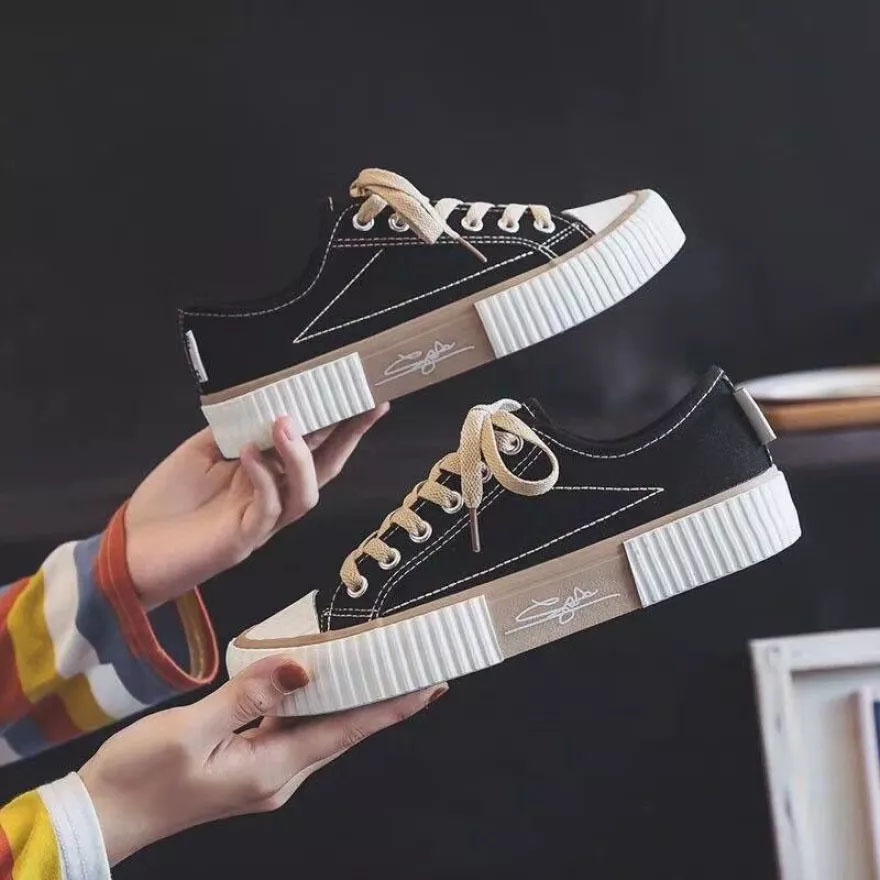 Sepatu Sneakers Kanvas Wanita Import Korean Style Hyun Jae / Sepatu Korea Kekinian