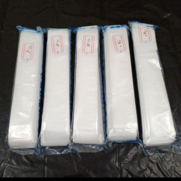 

Ginger- Plastik PE uk 4 × 23 ( isi 5 bks ) plastik es Bambo, plastik sambal