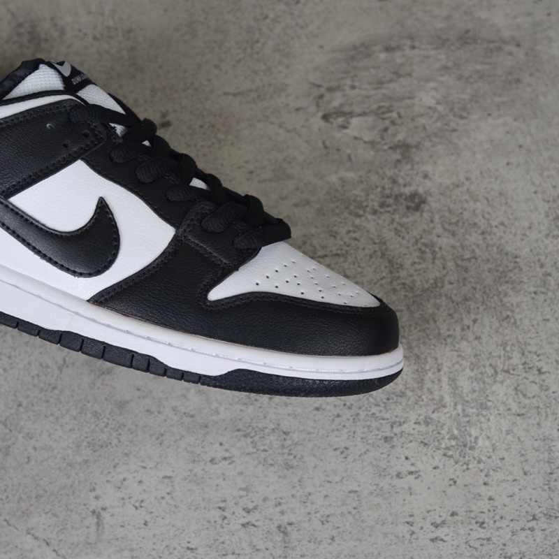 dunks shoes black and white